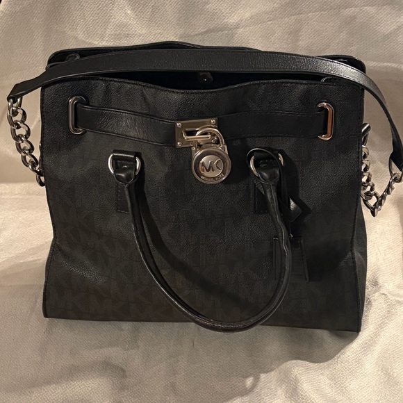 Michael Kors Handbags - Michael Kors Black Leather Shoulder Bag